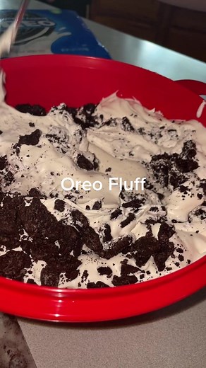 The easiest way to make oreo fluff😍 #oreofluff #gradparty #gradpartyfood #yummy #dessert