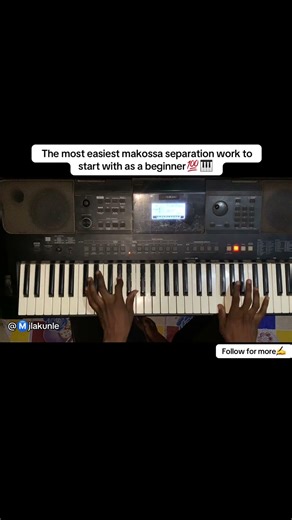 The most easiest makossa bass line to start with as a beginner #musiclife #piano #shorts