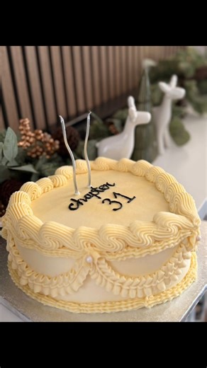 Marina Bond I Desserts on Instagram: "Stop scrolling for a second 🤍 This is what timeless buttercream elegance looks like. Every detail on this cake was hand-piped to create a soft, classic finish — simple, refined, and made with care. A huge thank you to @mada.natea for creating such a beautiful video of my cake and capturing it so perfectly ✨ Collaboration like this means everything💞 Would you choose a classic design like this, or something bold? Tell me below ⬇️ #cakevideo #dublincake #cake