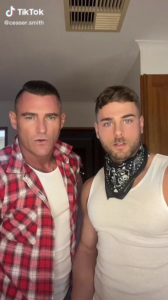 Girl in Country Hat and Jeans: Fashion Inspiration