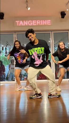 Choli ke peeche remix dance #vickyandaakanksha #cholikepeeche #breakoutstar