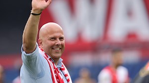 Former Manchester United striker surprised Liverpool legend stayed with club | DAZN News US