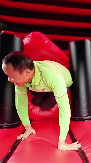 This Mickey Mouse-themed inflatable castle is amazing.#awesome #bouncycastle #mickeymouse