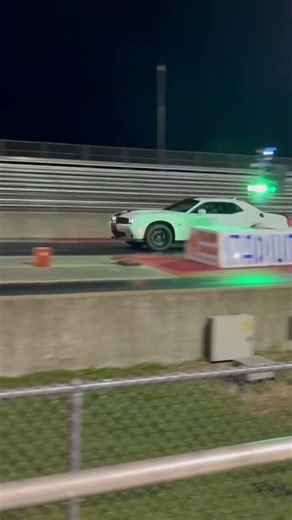 Jaguar xkr vs challenger srt