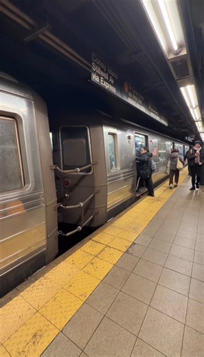 R68 With an “Isolated Front/Rear Car” #NYCSubway #NYC #NewYorkCity | NYC Subway Life