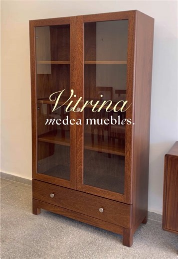 ¡Tenemos vitrina! Con su diseño moderno que queda perfecto en tu hogar. WhatsApp 78872786, para enviarte el catálogo y ubicación. #sczbolivia🇳🇬🇧🇴 #vitrinas #mueblesmodernos #decoraciondeinteriores
