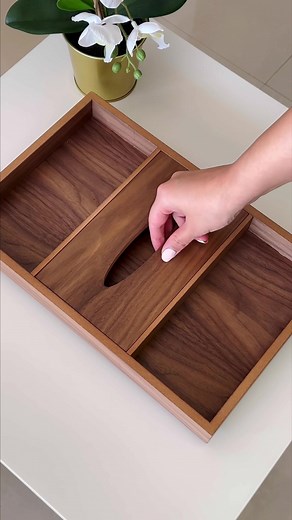 Embracing the beauty of contrasting textures and materials with this solid wood and veneer MDF serving tray. A true blend of nature and craftsmanship. 🌿✨ #WoodAndMDFWonders #CraftedWithLove