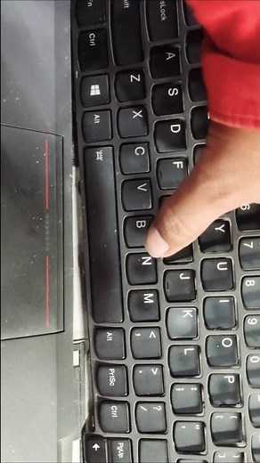 Lenovo ThinkPad T540s keyboard change #fixing #repairshorts #repair #fix #laptopkeyboard #lenovofix