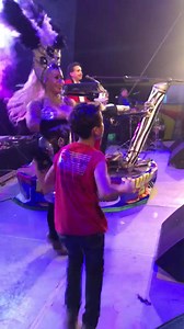 5.2M views · 27 reactions | UN AMIGUITO DE LEIDY LA REINA DE LOS ESCENARIOS, JUNTOS DISFRUTANDO BAILANDO DALE MARACA . HUGO RUIZZZZZ SALUDOS AMIGOS . | Hugo Ruiz El Bebe Oficial | Facebook