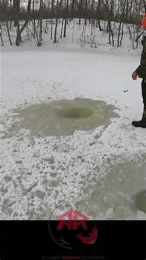 6 hole pump action ice auger with choke