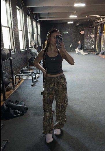 live laugh love pull ups🫶🏼🫶🏼 Full fit: @YOUNGLA @YoungLA for Her YLAxGolds Iron Legacy Vintage Hoodie (Black,XS) & YLA Hunting Season Cargo Joggers (Green Camo, XS) #youngla #camo #pumpcover #gym