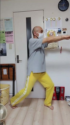パーキンソン病リハビリの自主トレ2026.06.03今日は室内ストレッチ脇腹あたりと転倒予防に効果が期待できる下肢のストレッチ #パーキンソン病 #parkinsonsdisease #転倒予防
