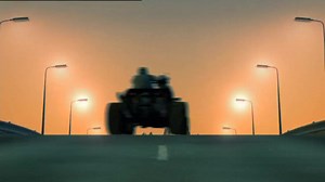 Gorillaz - 19-2000 (Official Video)