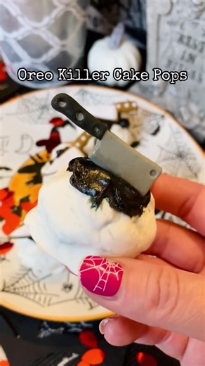 Oreo Killer Cake Pops: Sweetly Spooky Treats