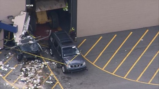 3 dead, at least 11 injured in car crash at auto auction in Massachusetts