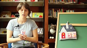 **Virtual Storytime in French! **C'est l'heure du conte virtuelle avec Jean! Amusez-vous avec des chansons, des comptines et le l'histoire des trois petits cochons. | Vancouver Public Library | Facebook