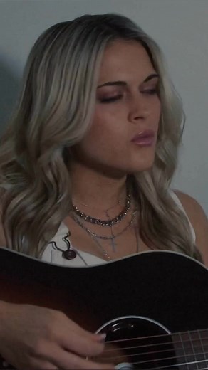 we wrote twenty something just like this. in a living room with acoustic guitars. Liz Rose asked if there was one song that i needed to get out that defined where i was in my life at that moment… what would it be? i knew it was this one. these words have been rolling around my head for a long time and getting them out healed me. growing up is hard fam… but we’re not alone. I hope this song reminds you of that. the acoustic video for twenty something is out now. go chk it out link in bio #twentie