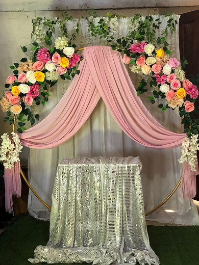 How to decorate circle wedding backdrop #weddingideas #weddingdesign | Crafty Max