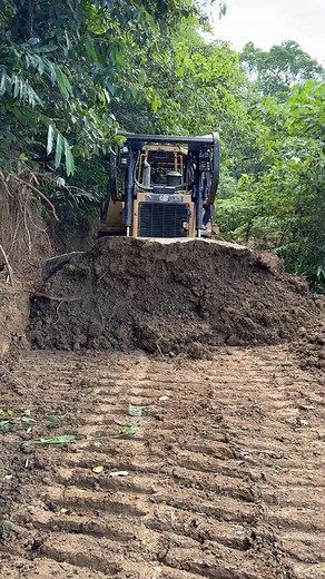 44K views · 615 reactions | bulldozer awesome #usa #road #bulldozer | Doser Machine | Facebook