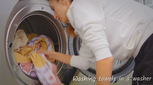 HOW TO WASH AND SOFTEN YOUR OLD BATH TOWELS -