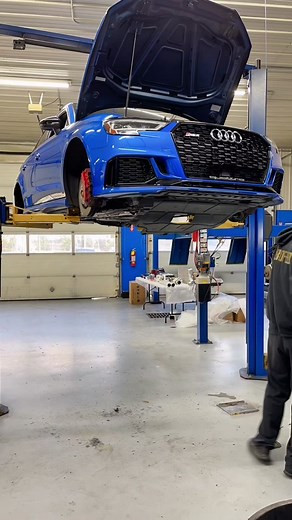 My buddy @Juan Gonzalez Audi RS3 being prepped for some goodies! @KW suspensions @unitronic @034Motorsport #thedubdoctor #audi #rs3 #timelapse #cars