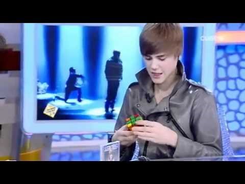 Justin Bieber Solves Rubik's Cube
