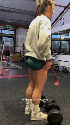 CURRENT GLUTE WORKOUT (well one of 3 🤭) full deets :1. smith machine hip thrusts 2. db RDLs-bodyweight RDL finisher 3. cable kickbacks full glute workout plan in BlO 🤭🤭—#gym #gymgirl #gymgirls #glutes #gluteworkout #workout #workoutmotivation #fitness #fitnessmotivation | Liftwsarah