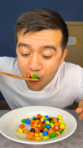 iPhone 16 Pro Max Or MrBeast Chocolate? #reelsvideoシ #iphone16promax #mrbeast #viralvideo #usa | Akoom Bakoom