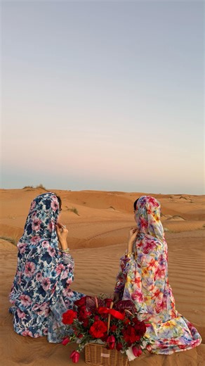 ‎فُـرات محمد‎ on Instagram‎: "Bidiyah Vibes⛺️🪵🌷 حساب اللبس @weelaty الورد الجميل من @avantia.om عده الرحله @habarriii #explore #fypシ #ريلز_explor #مخور #بديه❤️🐪 #oman #oman🇴🇲"‎