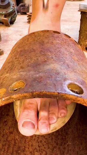 Aliens Invade Earth to Prove Their Power