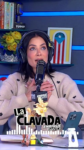 Julie, se sabe todos los #Chismes del edificio, y ahora le pueden pagar por eso. Escucha la oferta que le hicimos en esta #ClavadaTelefonica. #EnriqueSantosShow #Chismosa #LaClavada #Broma
