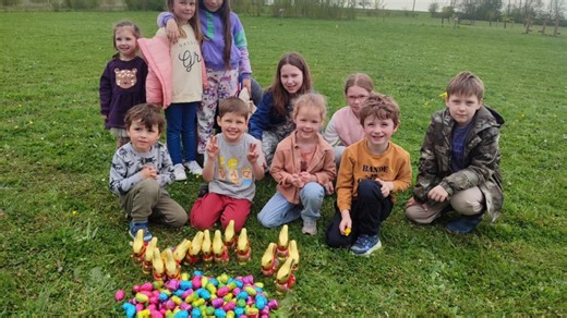Une belle chasse aux œufs pour les enfants à Donnement