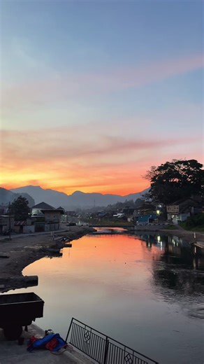 Lagu Cinta Tiga Segi: Karya Indah yang Terpaut