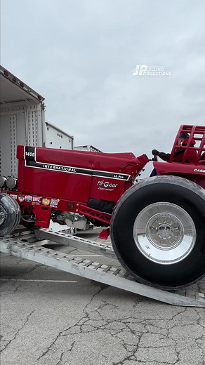 International 1466 Hi-Gear Harvester Light Pro Stock Tractor