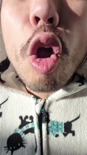 ASMR Marhsmallow eating, toy & blowing bubbles sounds mukbang #youtubeshorts #shorts