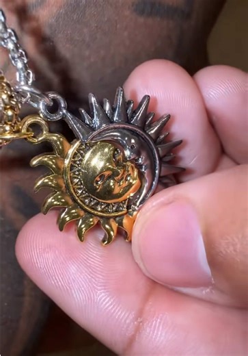 Stylish Friendship Necklaces for You and Your Loved Ones