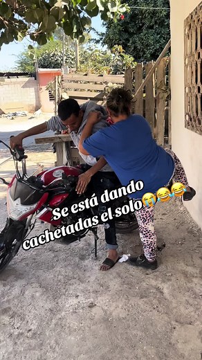 Pobrecito en el Pérez Show: Risas Garantizadas