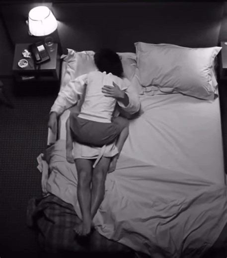 🫂😍 #love #romantic #cuddles #couplegoals #couple