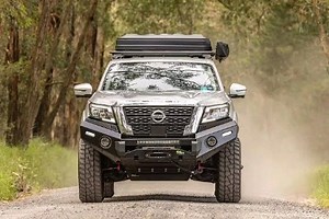 Defensa o Bullbar para Nissan Frontier 2021 en adelante, robusta, pero a la vez se aprecian las líneas del diseño de Nissan | Ironman 4X4 Mexico