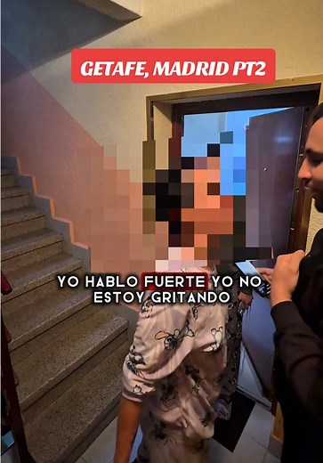 📍Getafe, Madrid Segunda parte de la desokupación en Getafe. La situación sigue bastante tensa 😬 La vecina asegura que no quiere pagar ni abandonar la casa ocupada, y finalmente decide llamar a la policía 🚔 Veremos cómo acaba todo… Mira el vídeo completo 👀📹 #comandodesokupa #OkupasNo #parati #Desokupa #okupas