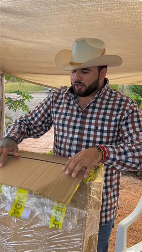 Miguel Montoya Legado on Instagram: "Guitarra Karma INFINITY 12 #guitarra #miguelmontoyalegado #requinto"