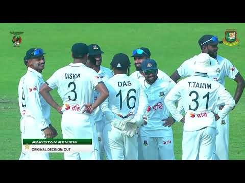 Imam-ul-Haq departs! Trapped lbw by Mehidy Hasan Miraz. Sharp bowling and right on target 🎯🔥