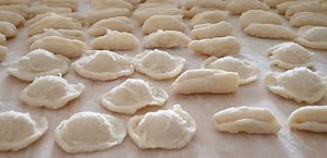 100K views · 176 reactions | CAVATELLI fatti a mano con SEMOLA RIMACINATA. HOMEMADE CAVATELLI with DURUM WHEAT SEMOLINA. | Cooking with Enza Saverio & Friends Italian recipes Ricette Italiane | Facebook