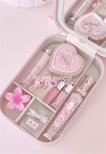 Essential Mini Makeup Vanity for On-the-Go Beauty
