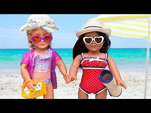 Sister dolls dress up and pack bags for summer vacation I Compilation Play Dolls