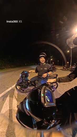 Mengemudi di Punchcard Highway dengan Insta 360