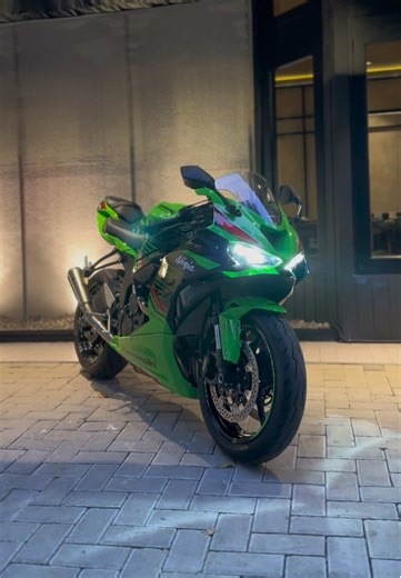 Kawasaki ZX6R 636 Face Lift, Nik 2023 Regis 2024. (Full Paper!) Odo : 1500 ! •Mint Condition Like New Fresh From The Dealer! •Full Nano Creamic Coating (Platinum Scuto) •Arrow Exhaust (Original include) •Tires Pirelli Diablo Rosso IV *Bonus Paddock stand •Nopol B (STNK, BPKB, Faktur Dll Lengkap!) *Pajak January *Ready To USE! #kawasaki #kawasakizx636 #kawasakiindonesia