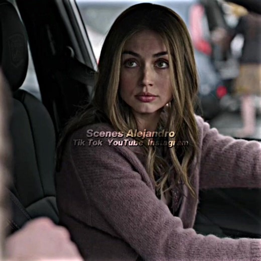 Escena de la película Ghosted con Ana de Armas