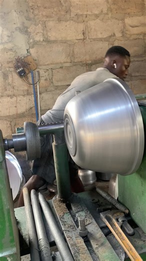 nanaqwamerapture (@nanaqwamerapture)’s video of How Is Silk Fabric Made