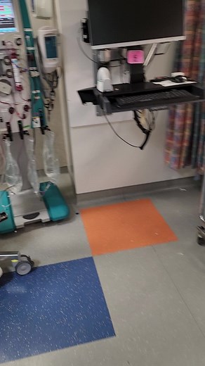 Throwback to December 27. 4 days after being told she probably was going to die on the table, 4 days after her heart stopped for 3 minutes at the ER @crit2004 #BackToDecember #ChildrensHospitalOfPhiladelphia #Healing4Mia2023 #fyp #xyzbca #Stroke #Survivor #PediatricCardiacArrest #ECMO #Ventilator #Dialysis